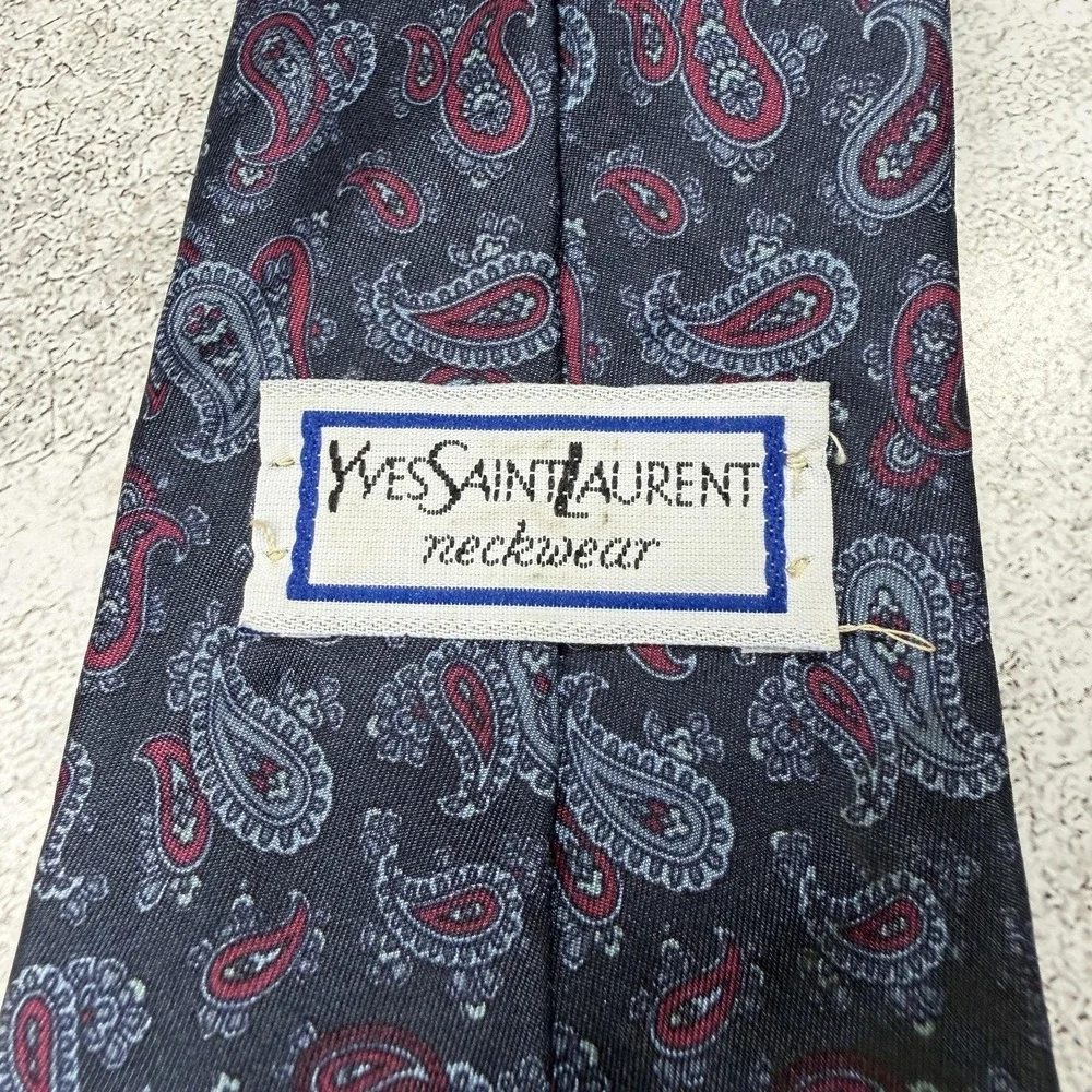 Vintage Yves Saint Laurent Silk Tie Mens OS Blue‎ Paisley Made In USA Necktie